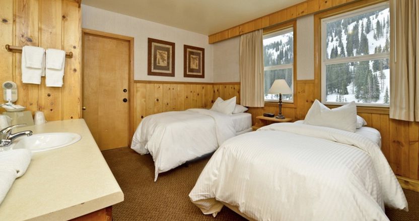 Cosy and comfortable lodge and dorm-style rooms. - image_8